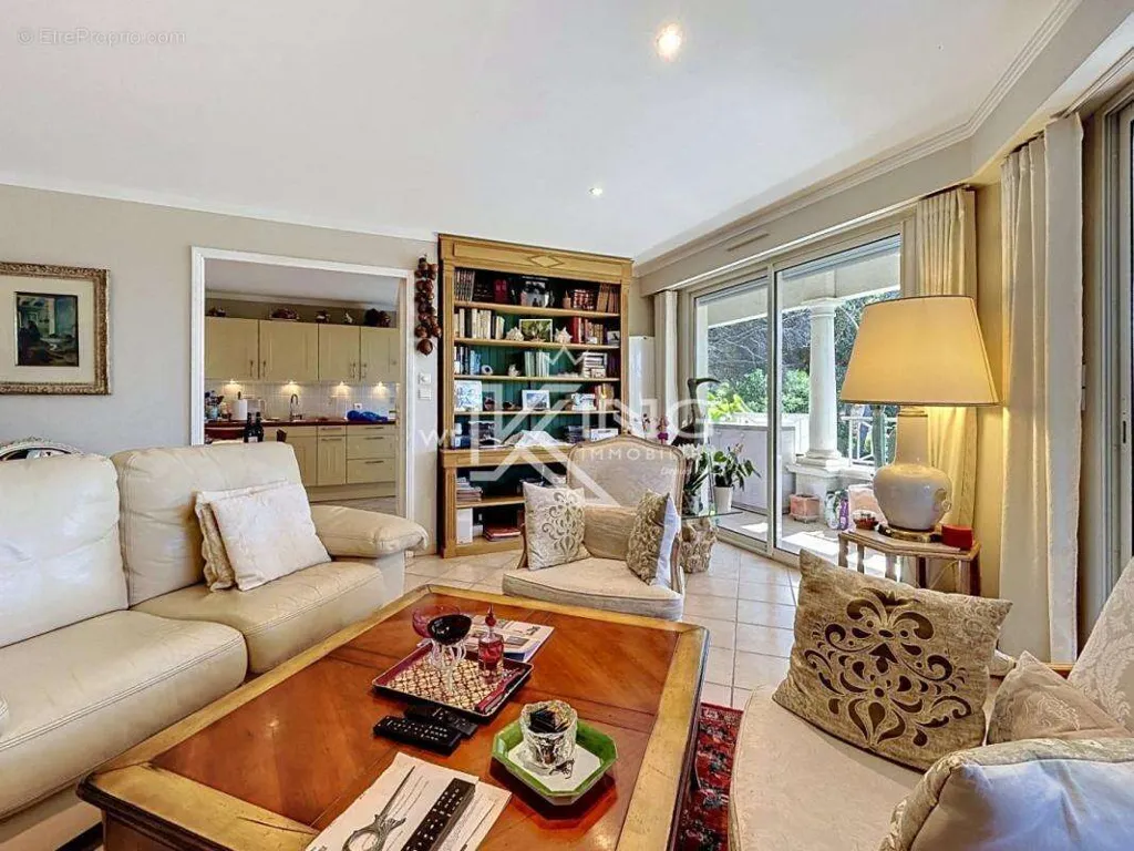 Elutuba - Apartment with Private Pool in Saint Raphael