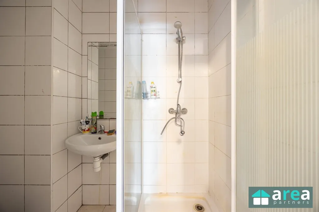 Salles de bain - Propriété Commerciale avec Potentiel à Antwerpen