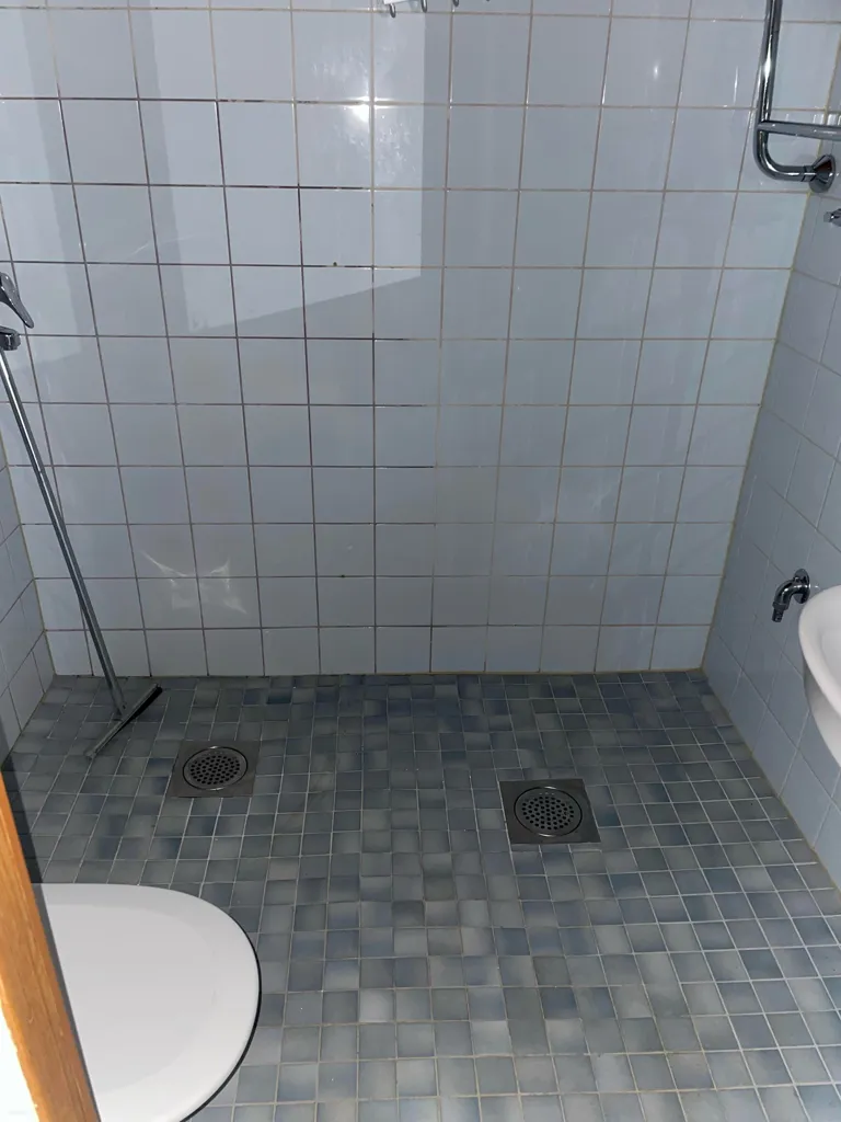 Bathrooms - Apartment with Balcony in Lauttasaari, Helsinki