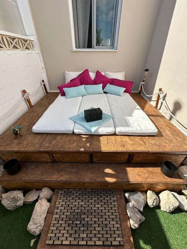 Terrace - 2-Bedroom House with Pool in Avileses