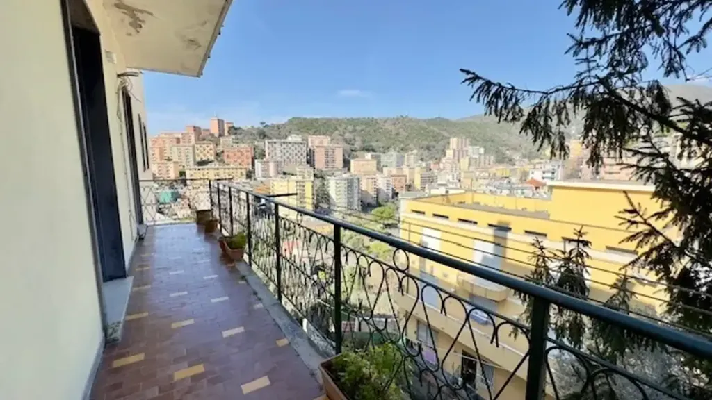 Rõdu - Panoramic Apartment with Balconies in Genoa