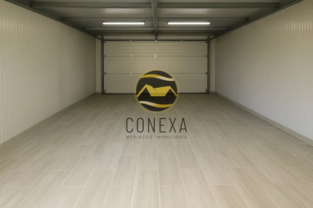 Garage - Single-Story Villa with Pool in Olhão