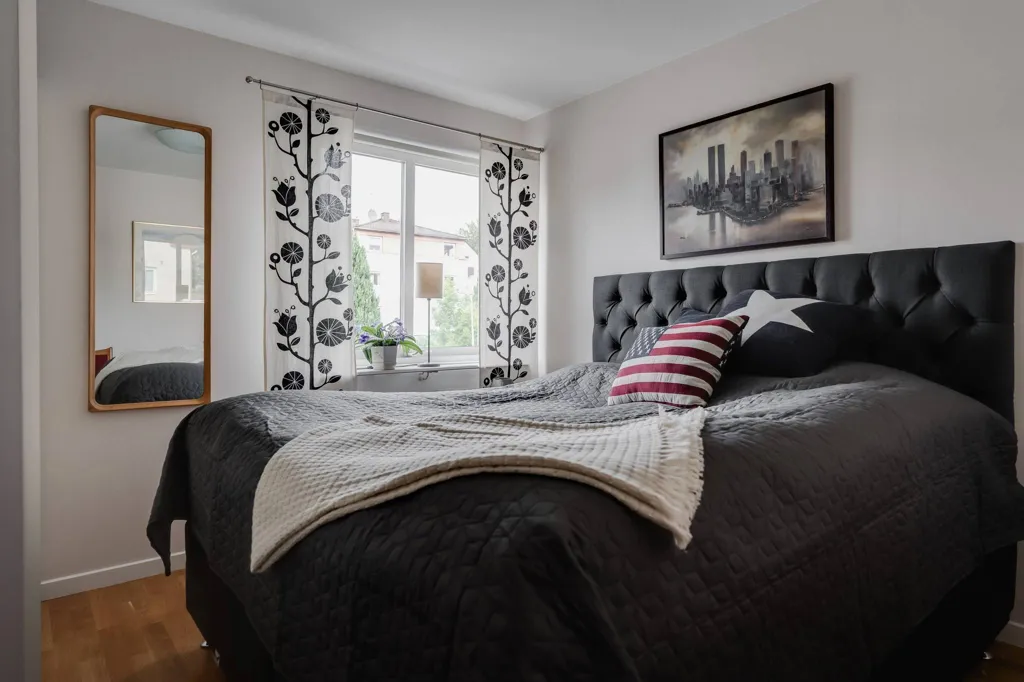 Magamistoad - Renovated Three-Bedroom with Balcony in Bergdalen