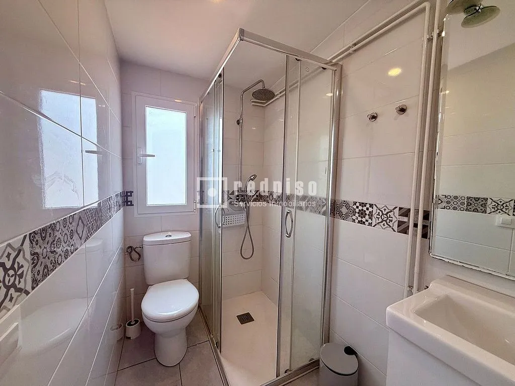 Salles de bain - Furnished Flat with Balcony in El Botànic, Valencia