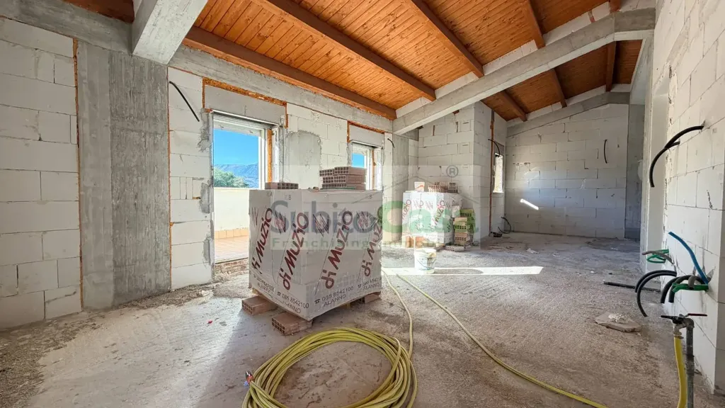 Pièces - New Apartment with Balcony in Turrivalignani