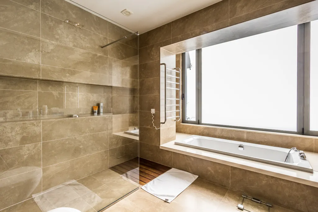 Bathrooms - 3-bedroom apartment in Portomaso