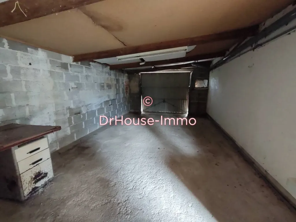 Garage - Maison à Rafraîchir avec Véranda à Déols