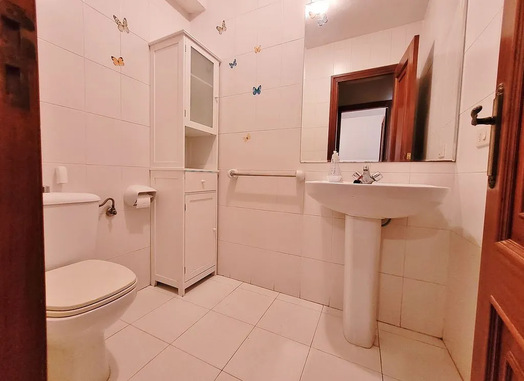 Vannitoad - Semi-detached House with Pool in Liáns