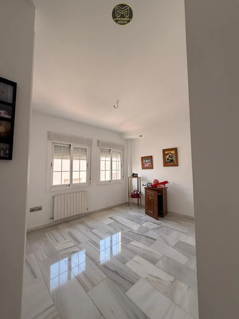 Elutuba - Luxury Villa with Private Garage on Gran Bulevar