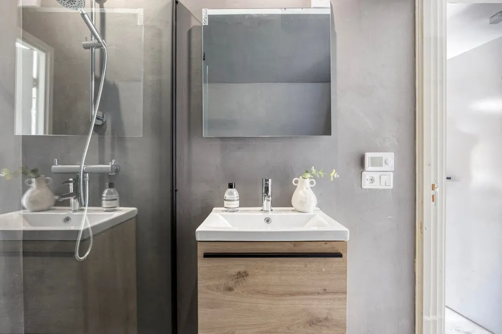 Salles de bain - Bespoke Bungalow with Two Terraces in Haarlem