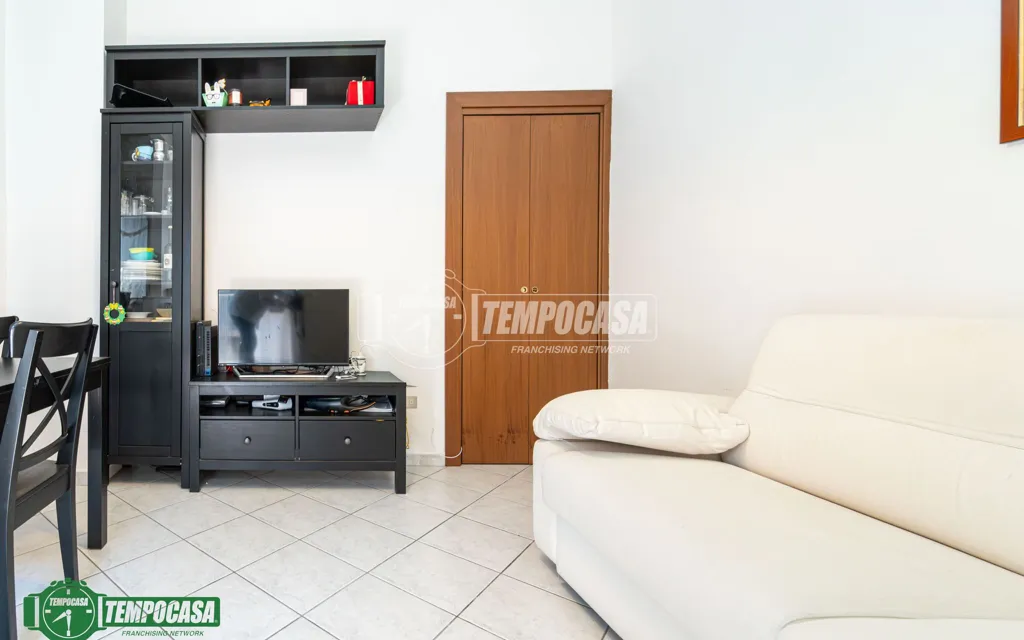 Salón - Bright 2-Bedroom Apartment with Balcony in Milan