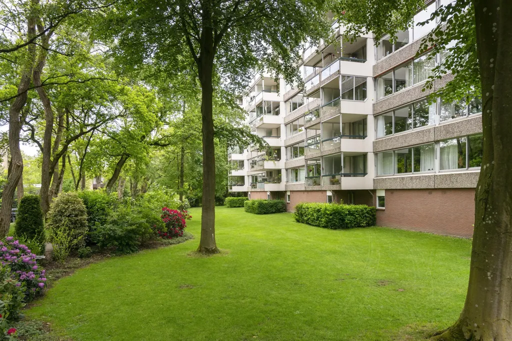 Aed - 4-Bedroom Apartment with Balcony in Doorwerth