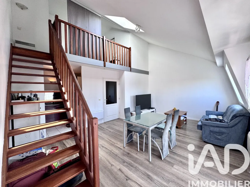 Séjour - Appartement Duplex avec Balcon au Centre-Ville