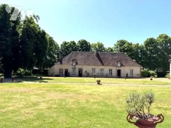 Aed - 16th-Century House with Garden in Chambeugle