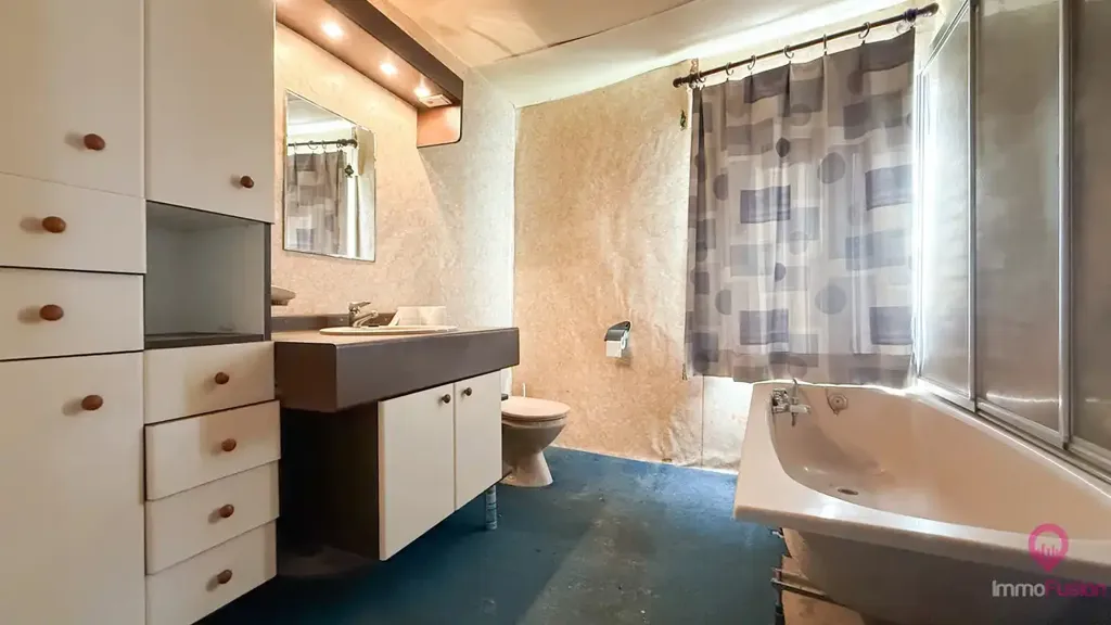 Bagni - Renovatable House with Garden in Heers