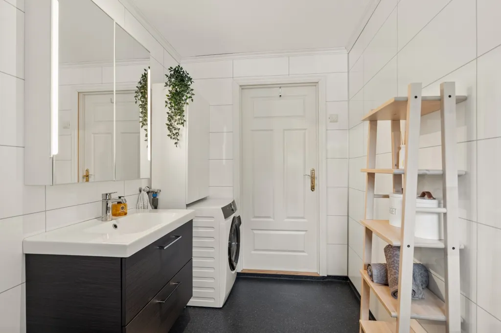 Vannitoad - 3-Bed Flat with Garden in Kodal