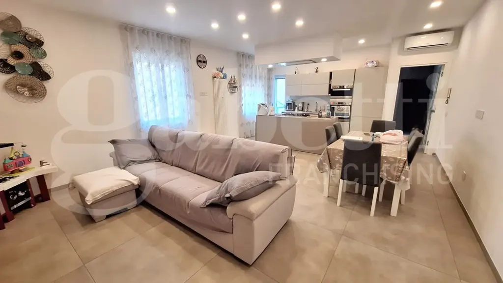 Séjour - Rearranged Apartment with Balconies in Naples