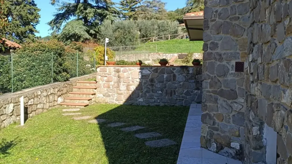 Aed - Feng Shui Villa with Garden in Reggello