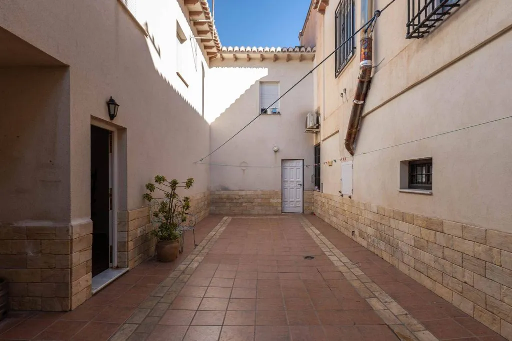 Garden - Historic Palatial House with Pool in Ogíjares