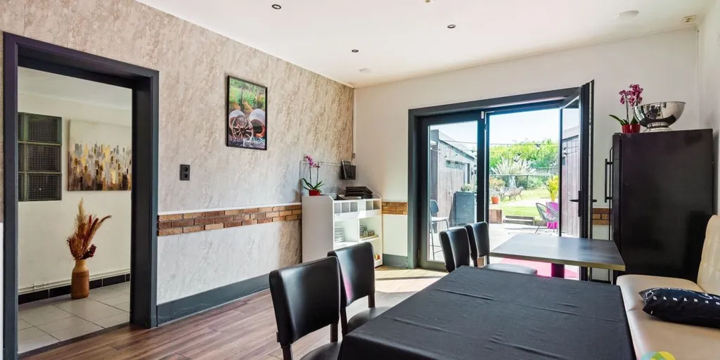 Sala da pranzo - Mixed-Use Property with Terrace in Vilvoorde