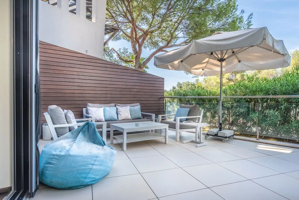 Terrasse - Luxury Townhouse with Pool in Sierra Blanca