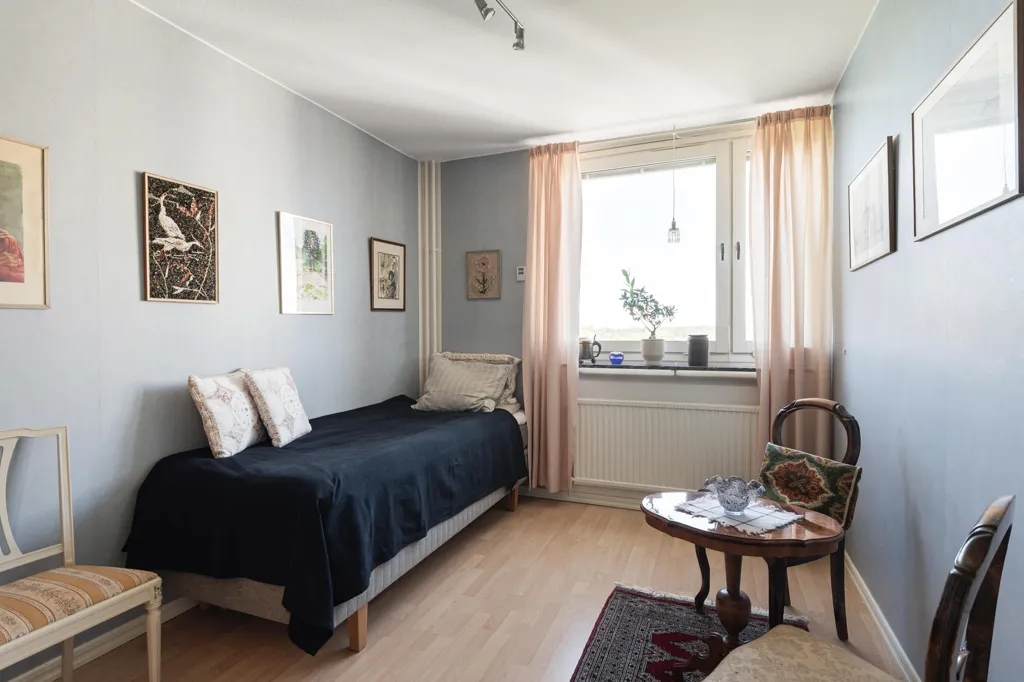 Magamistoad - Apartment with Balcony View in Popular Area
