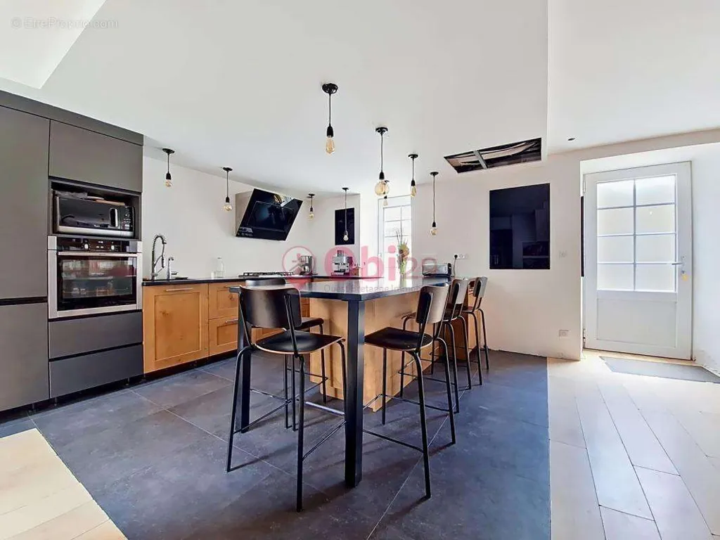 Cuisine - Maison Semi-Mitoyenne avec Jardin à Cast