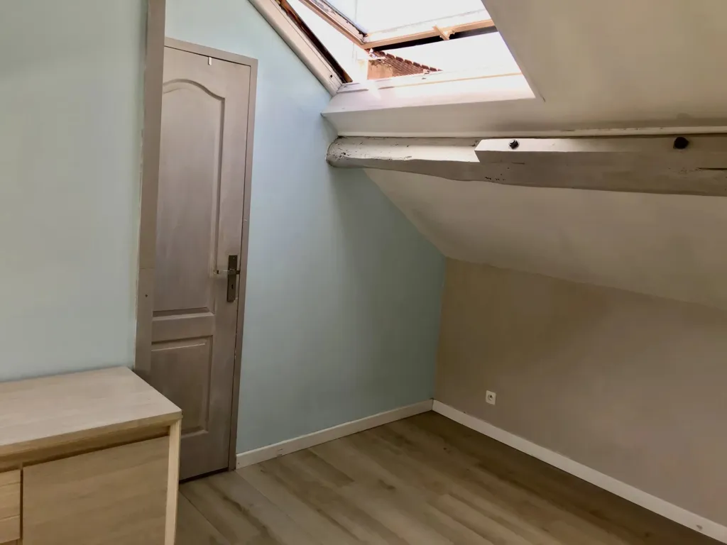 Pièces - Maison de Village avec Balcon à Sermaise
