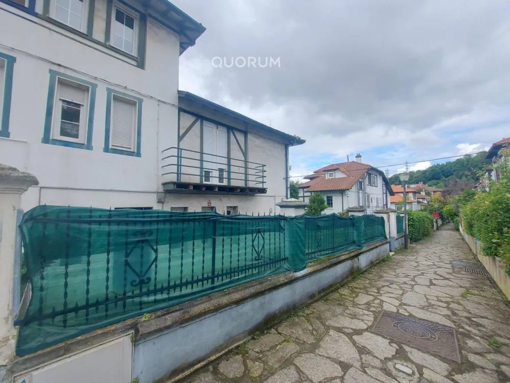 Välivaade - Semi-Renovated Chalet with Bilbao Views