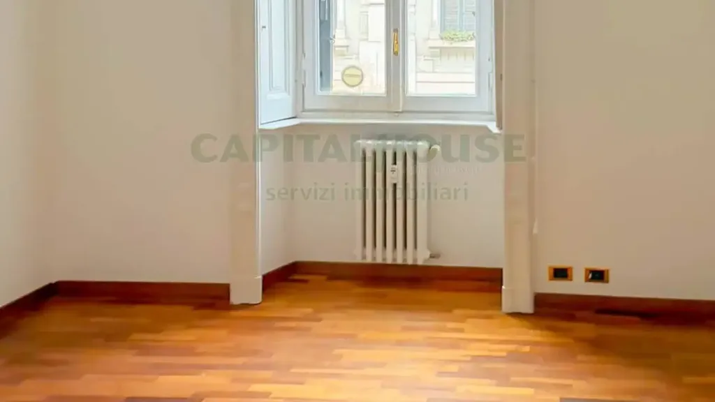 Pièces - Elegant Apartment with Balcony in Milan