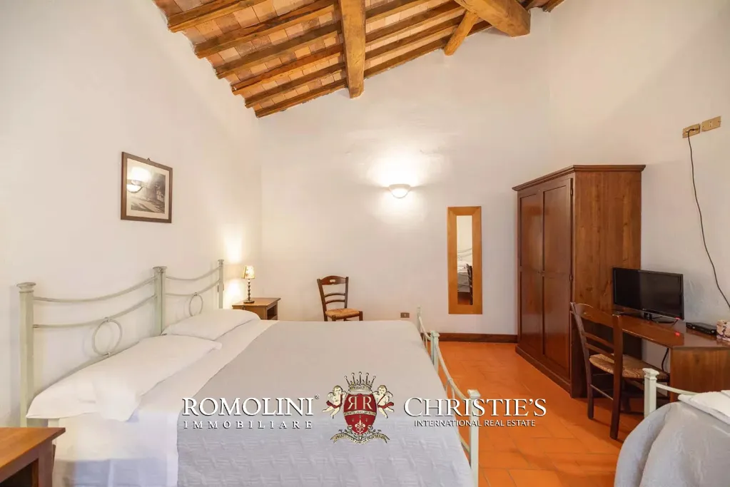 Magamistoad - Historic Estate with Castle in Umbria