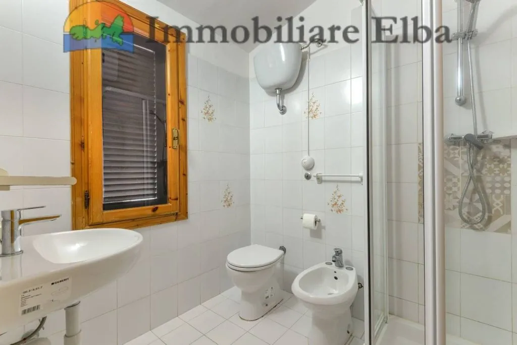 Bathrooms - Seaside Villa with Private Garden in Capoliveri