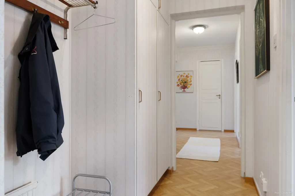 Entrée - Apartment with Balcony in Central Location