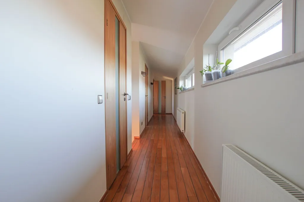 hallway_entrance