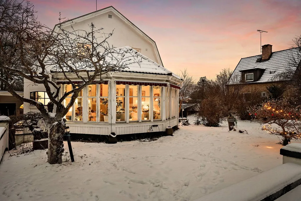 Välivaade - Villa with River View in Natural Setting