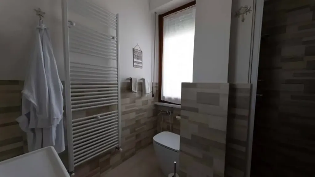 Salles de bain - Panoramic Apartment with Balcony in Gambassi Terme