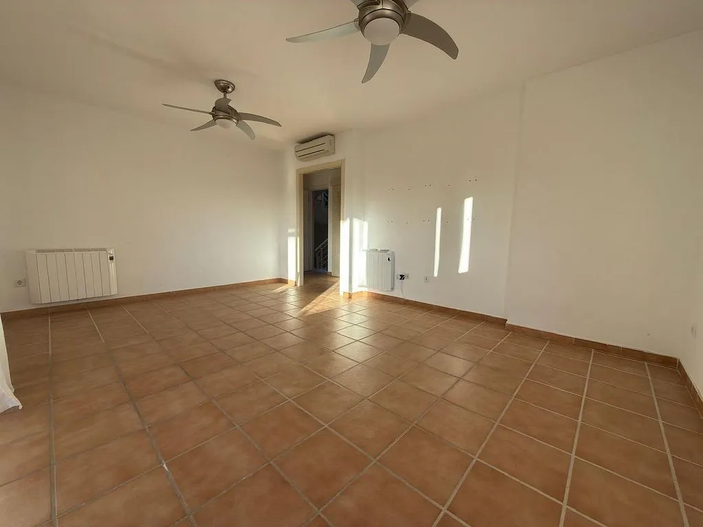 Pièces - Apartment with Pool in Calabardina-Cope