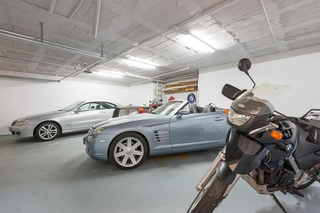 Garage - Luxury Villa with Pool in Orihuela