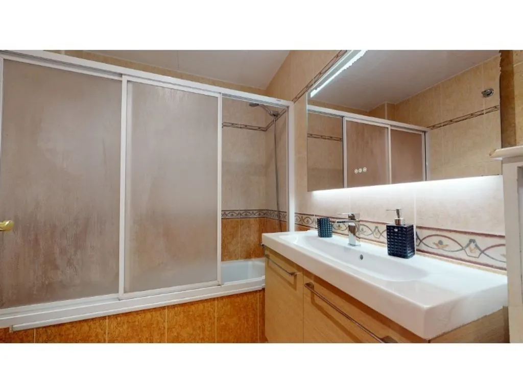 Salles de bain - Luxury Apartment with Terrace in Castelldefels