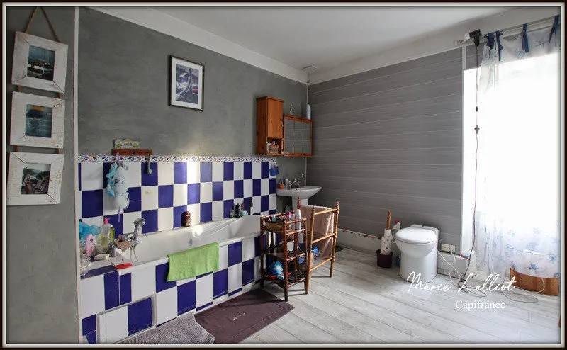 Vannitoad - Bourg House with Veranda in Courcelles-le-Roi
