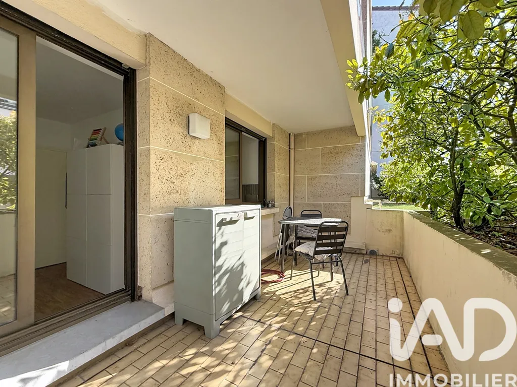 Terrasse - Appartement avec Double Terrasse au Cœur de Bécon