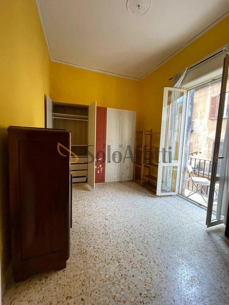 Chambres - Retrofitted 3-Bedroom Flat in Piazza Borsa, Naples