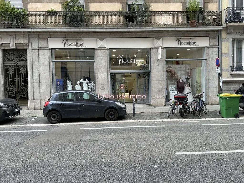 Extérieur - Murs Commerciaux avec Accès Handicapé à Grenoble