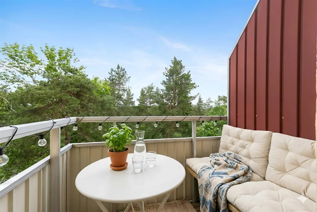 Balcon - 2-Bedroom Apartment with Two Balconies in Bromma