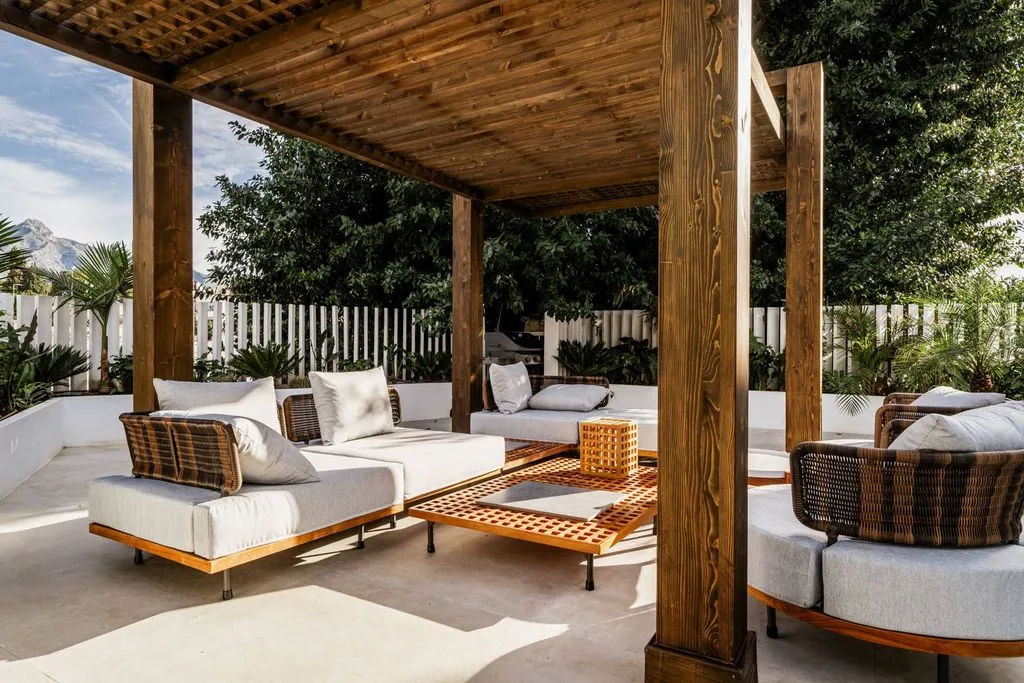 Terrass - Luxury Villa with Mountain View in Marbella