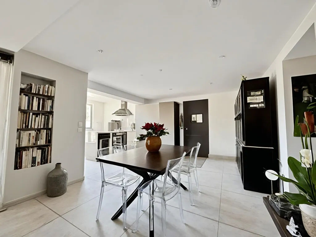 Salle à manger - Villa Rénovée avec Vue Montagne à Cessy