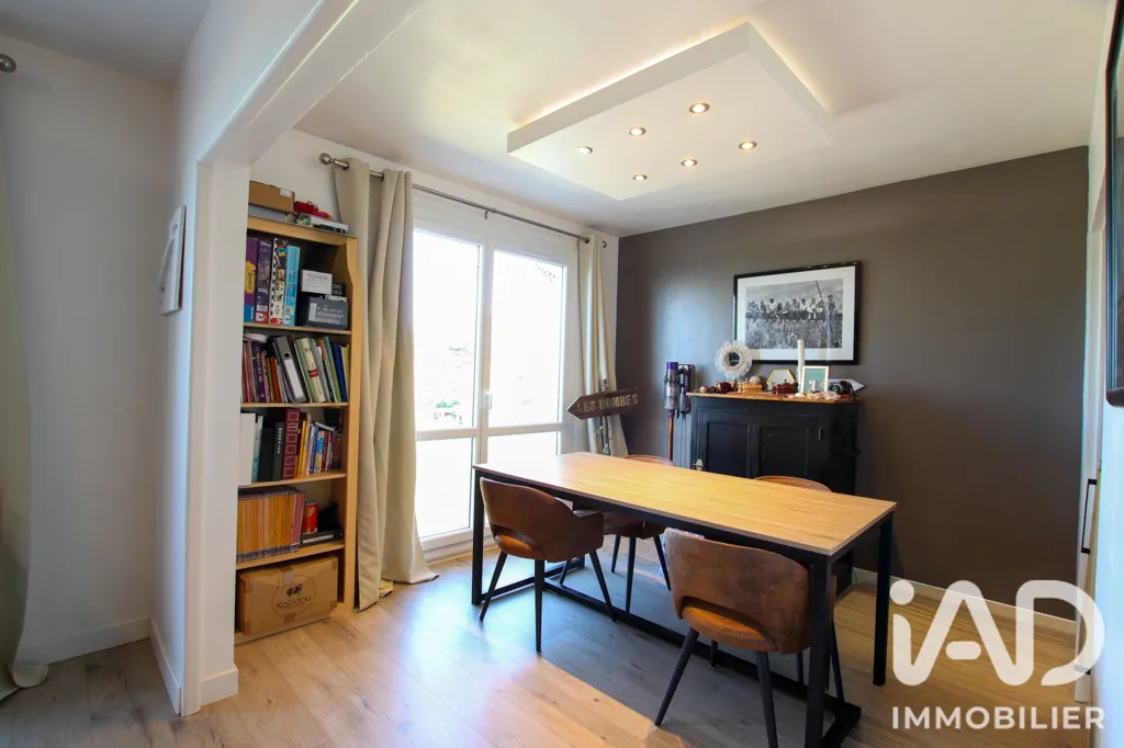 Söögituba - Transformed 3-Bed Apartment with Garage in Nîmes