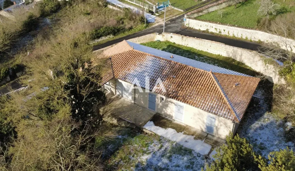 Õhuvaade - Contemporary House with Panoramic View in Montignac-sur-Charente