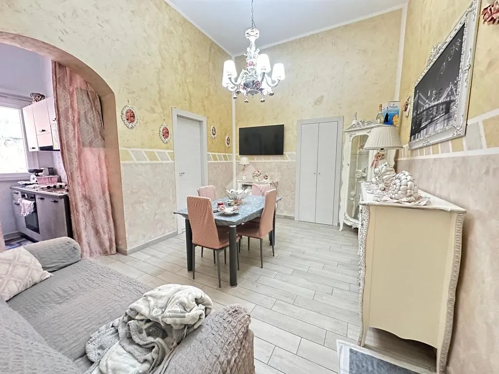 Dining Room - Rustic Apartment with Balcony in Palermo
