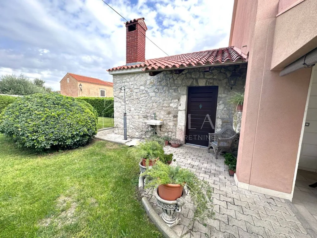 Giardino - Charming Townhouse with Garden in Nin